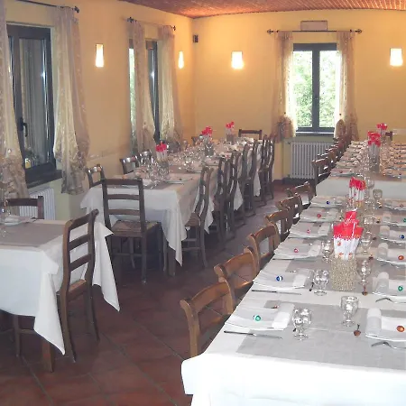 אורחן Contrada Dei Fattori קאירו מונטנוטה